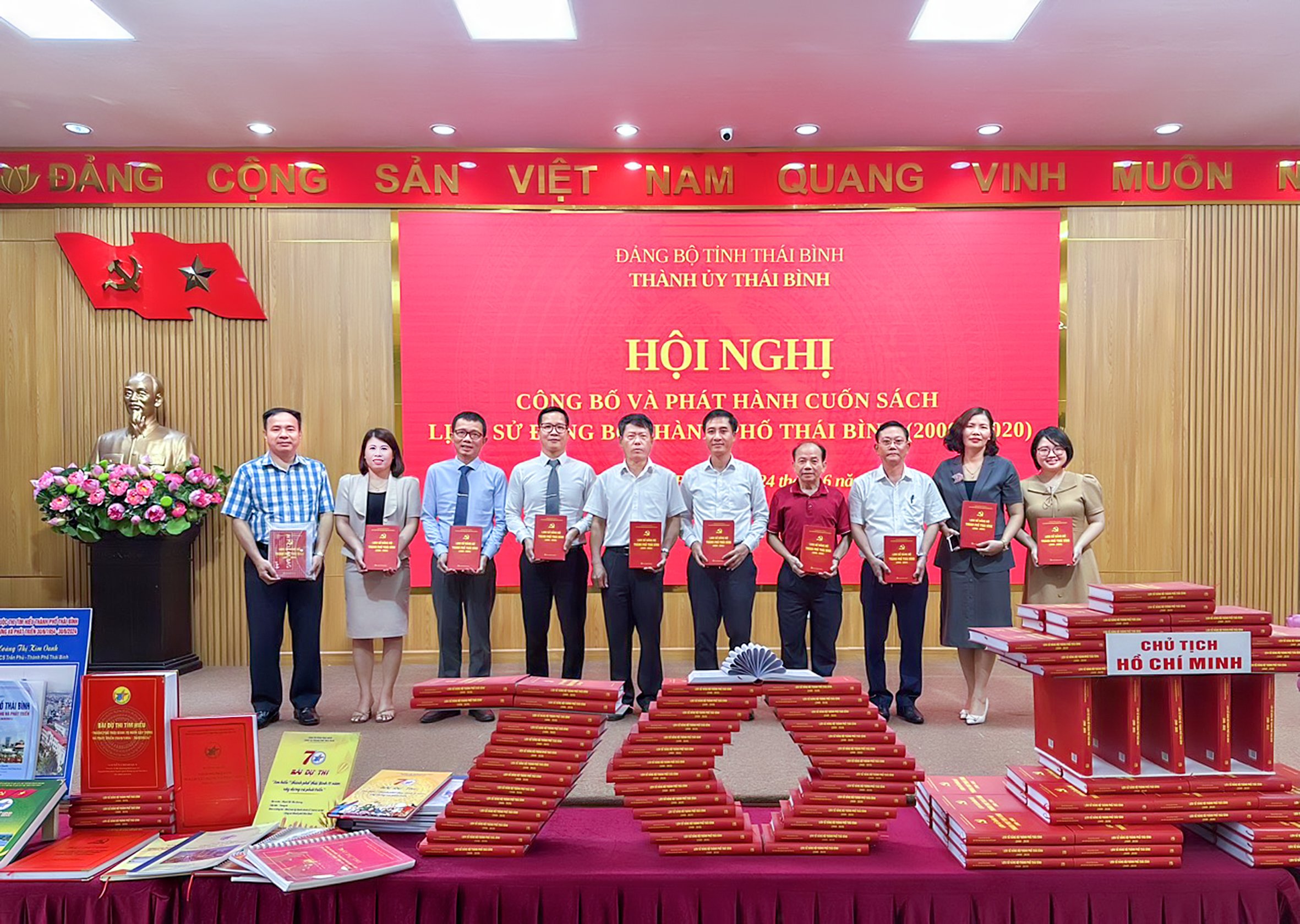 VIHC tham dự Hội nghị Công bố, phát hành sách Lịch sử Đảng bộ thành phố Thái Bình (2000 – 2020)