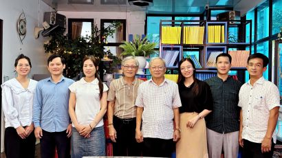 Đại tá, PGS.TS Hồ Sơn Đài và các nhà khoa học tỉnh Đồng Nai đến thăm, làm việc với Viện Nghiên cứu Lịch sử và Văn hóa Việt